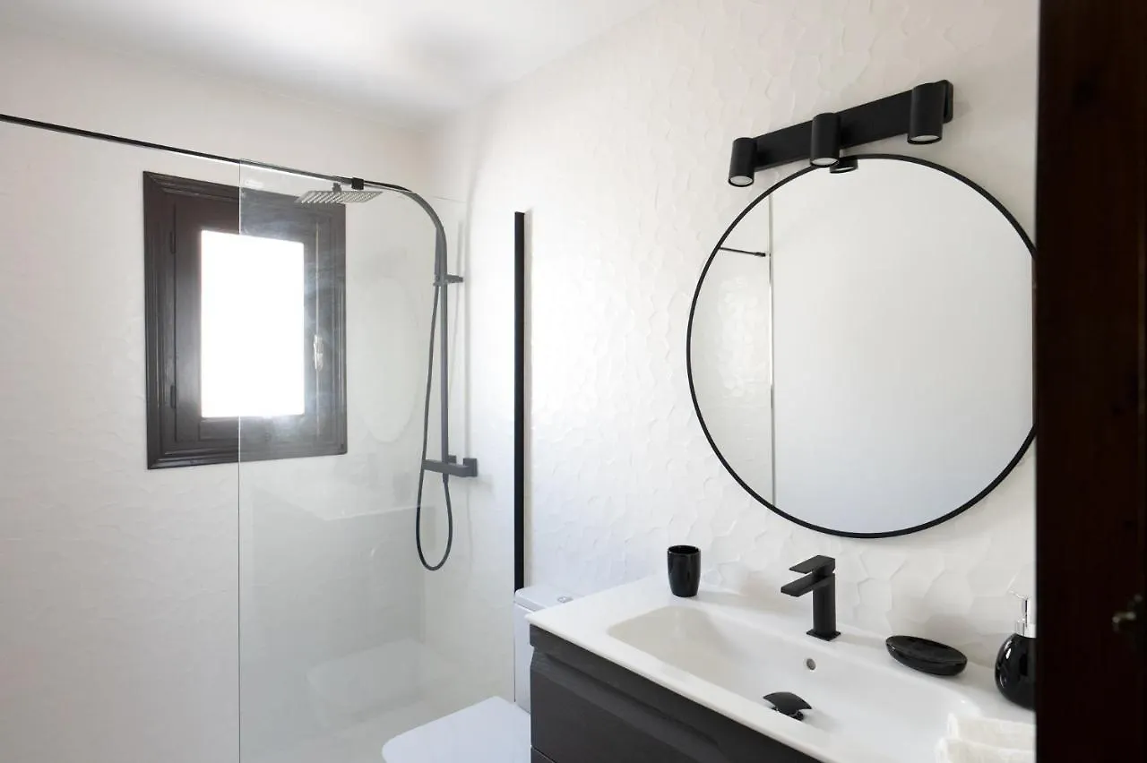 Lovely 1- Bedroom Rental With Pool, Close To The Beach Vera 0*,  España