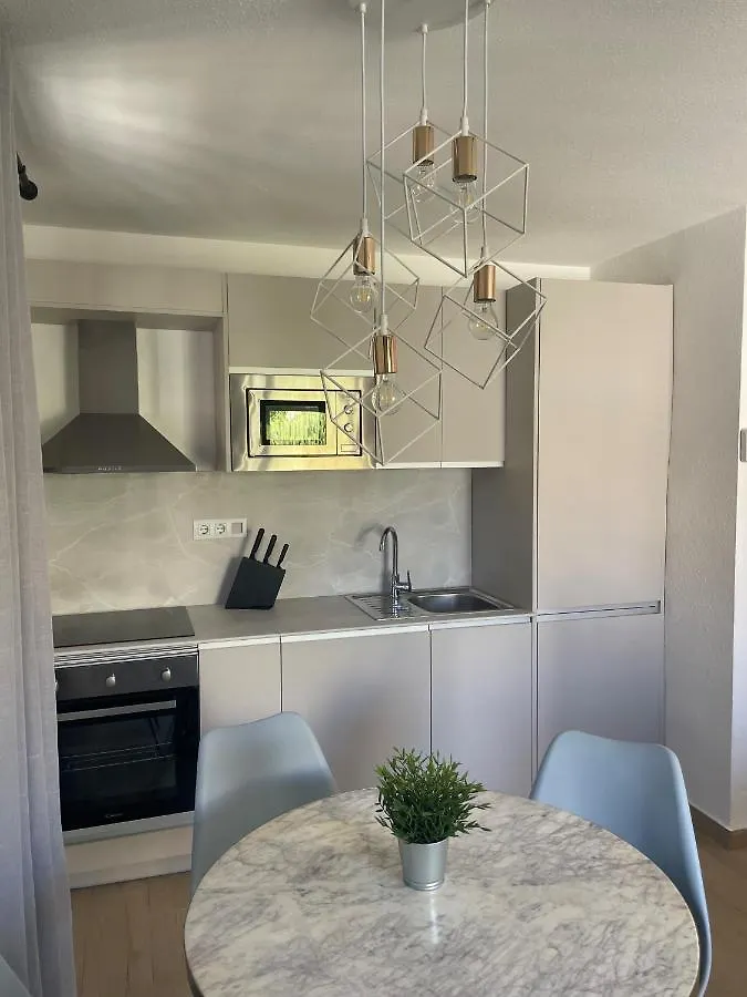 Lovely 1- Bedroom Rental With Pool, Close To The Beach Vera Apartment